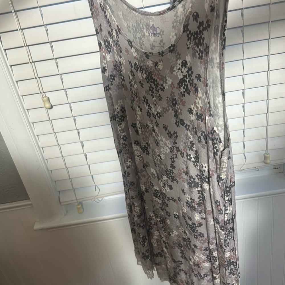 LOGO Grey floral tank.